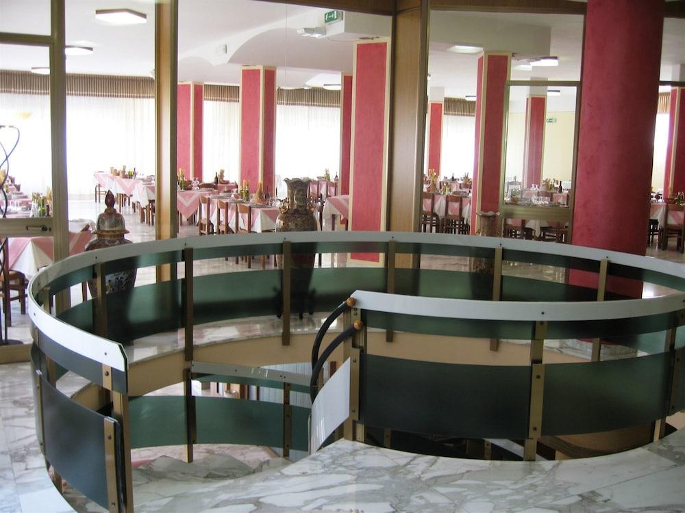 Hotel Reali Chianciano Terme Luaran gambar